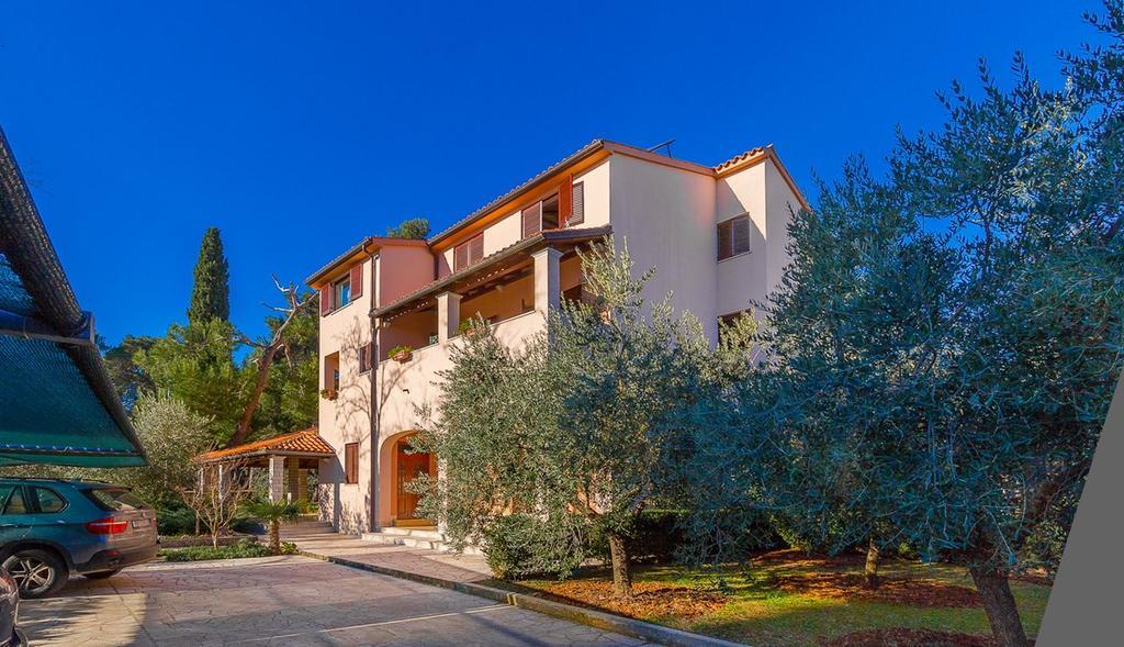 Apartments Valbandon Fažana Exterior foto